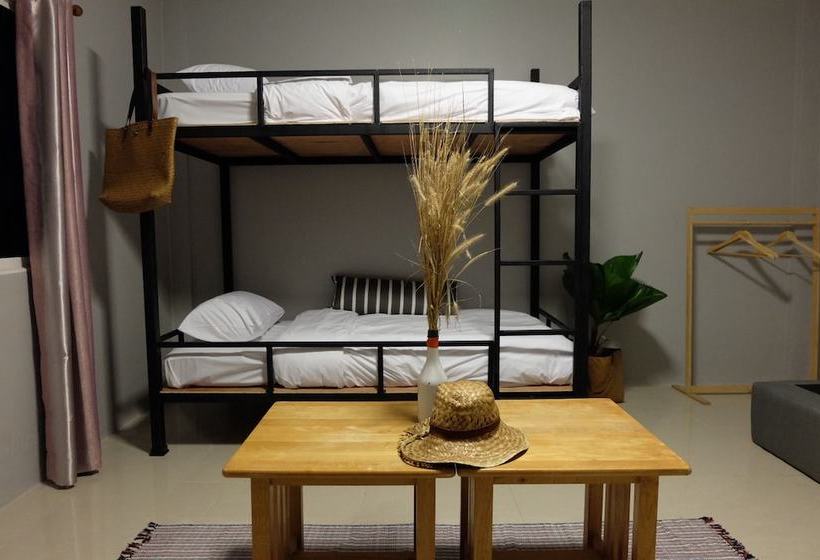 Ma Norn Phuket Hostel