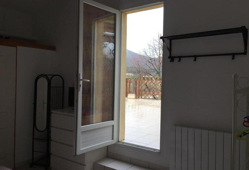 پانسیون Bastide Ecurie Massilia