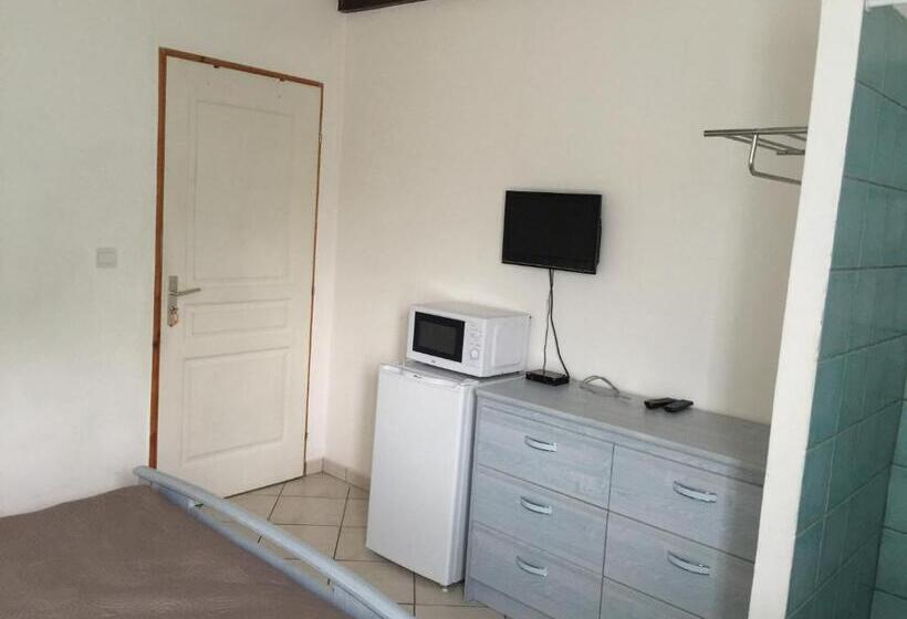 پانسیون Bastide Ecurie Massilia