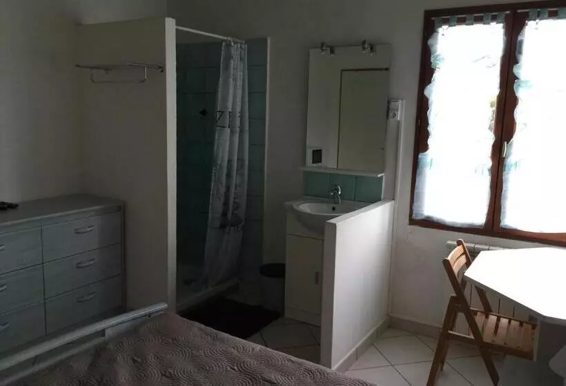 پانسیون Bastide Ecurie Massilia