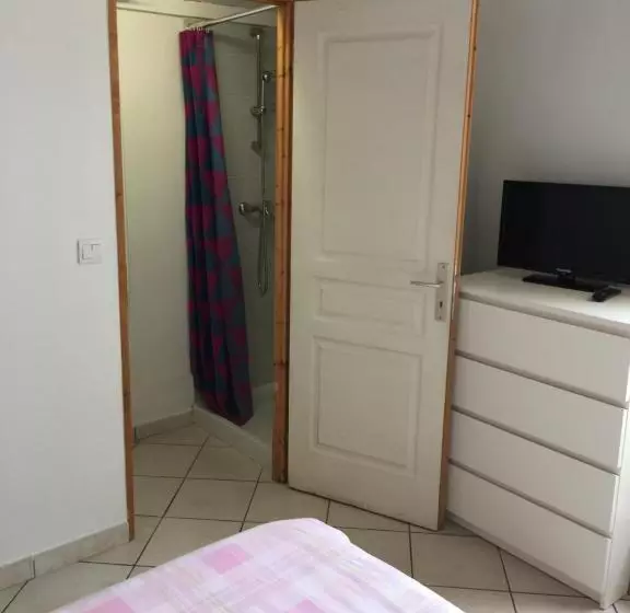 پانسیون Bastide Ecurie Massilia