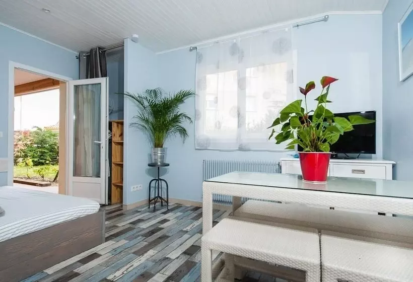 ペンション B&b La Cabane De Noreda