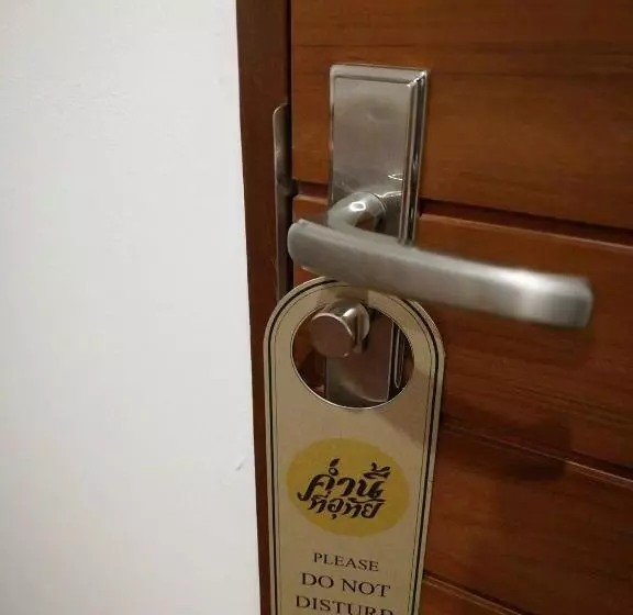 پانسیون Comeneetee Uthai