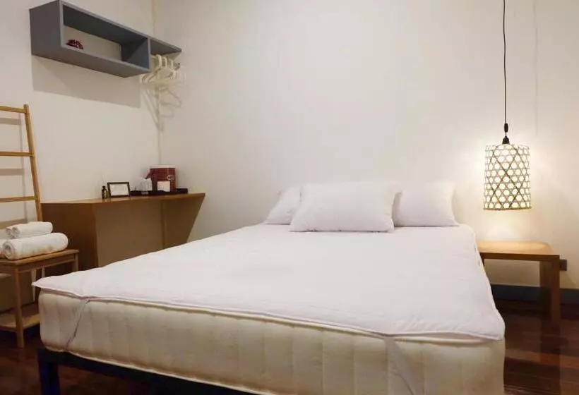 پانسیون Comeneetee Uthai