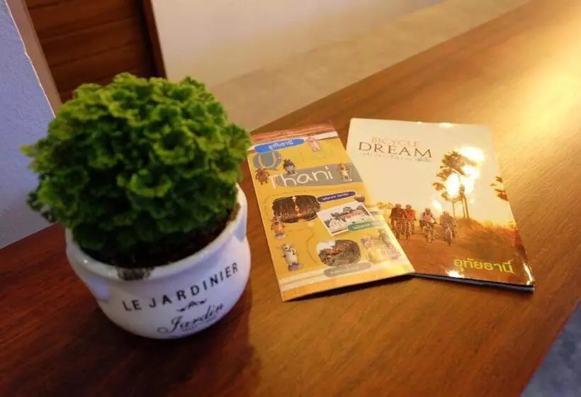 پانسیون Comeneetee Uthai