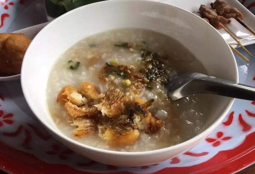 پانسیون Comeneetee Uthai