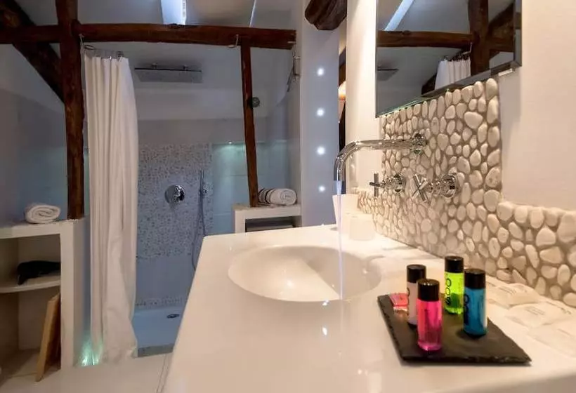 Majatalo Villa De Lorgues