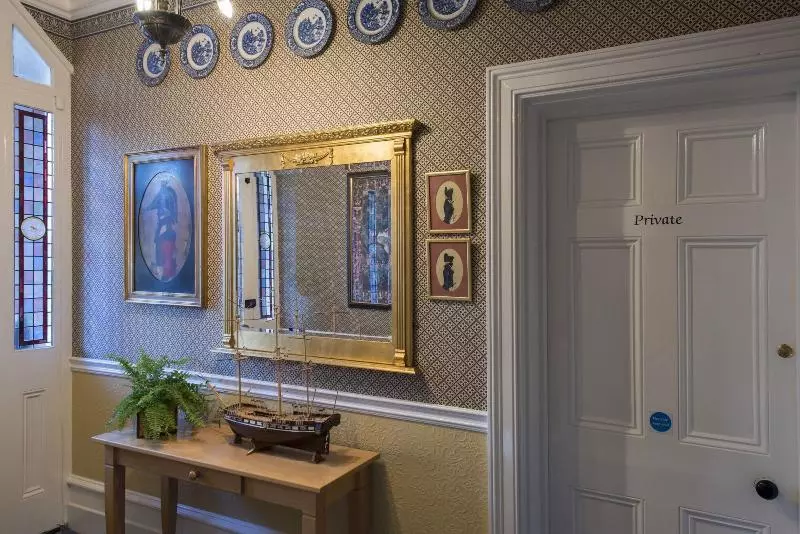 Yorke Lodge Bed And Breakfast