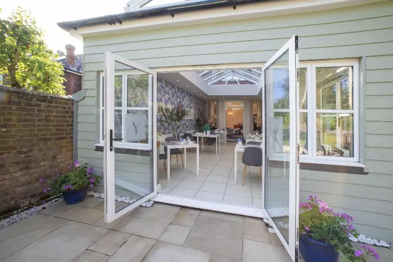 Yorke Lodge Bed And Breakfast