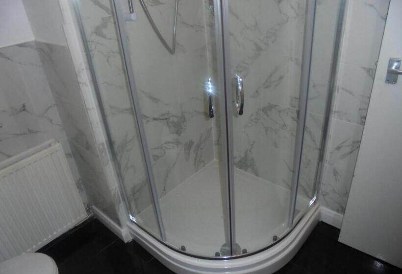 민박 Avondale House