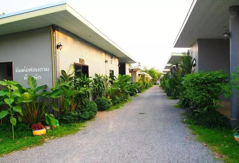 هتل Aiyara Garden Resort