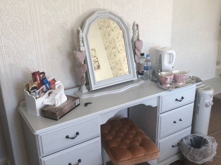 Отель Kenlis Arms