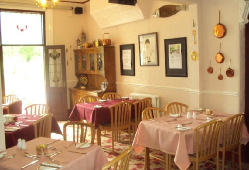 Отель Kenlis Arms