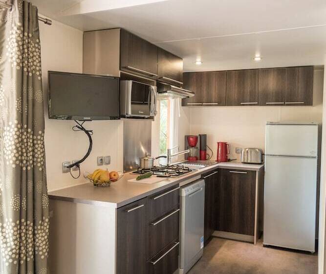 Отель La Toison D Or Resort & Spa