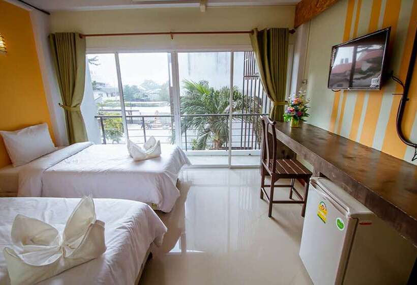 בית מלון כפרי Vatchara