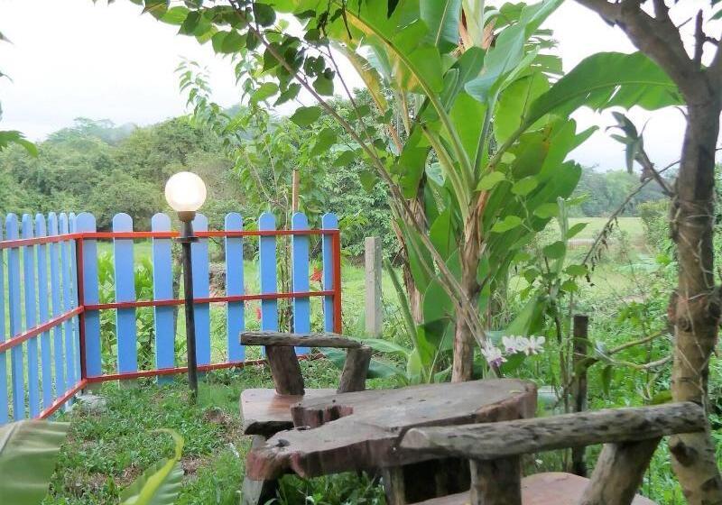 پانسیون Rounglawan Homestay