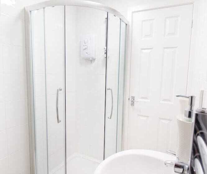 Seaview Holidays Salterns Village