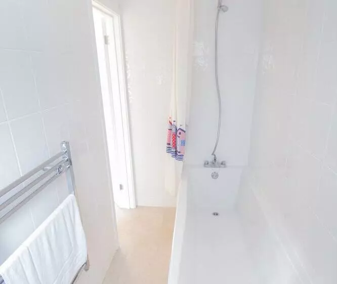 Seaview Holidays   Salterns Village