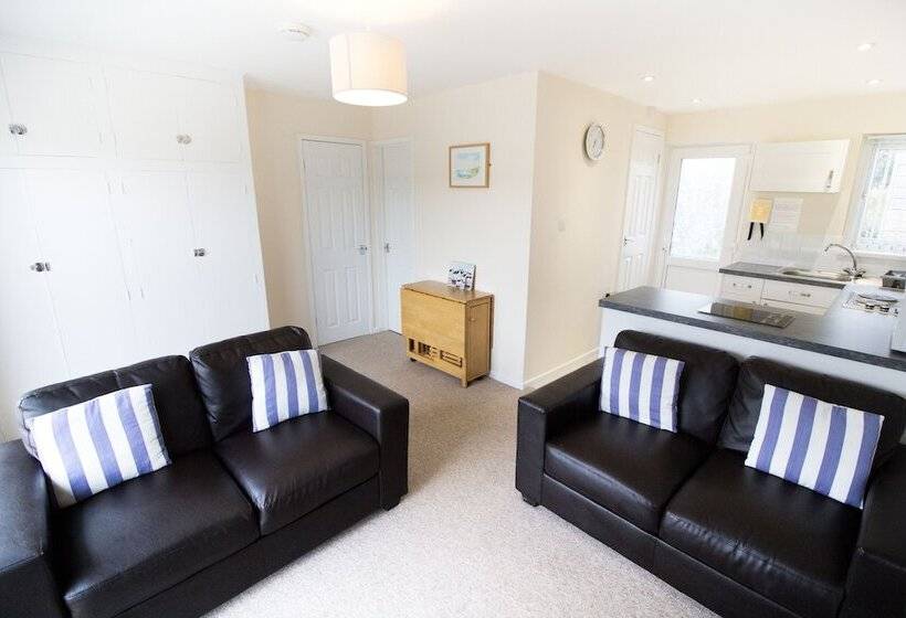 Seaview Holidays Salterns Village