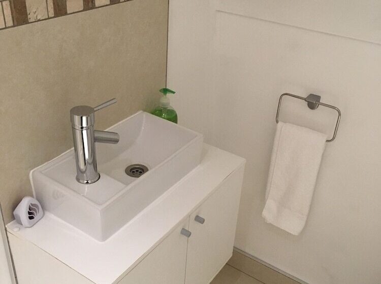 The Rocks Bed & Breakfast