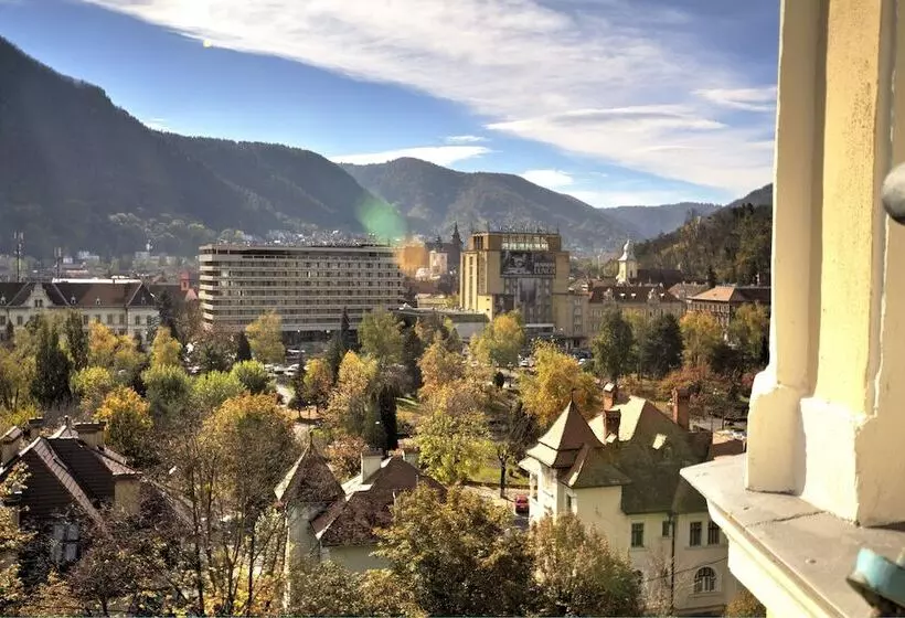 בית מלון כפרי Aro Palace