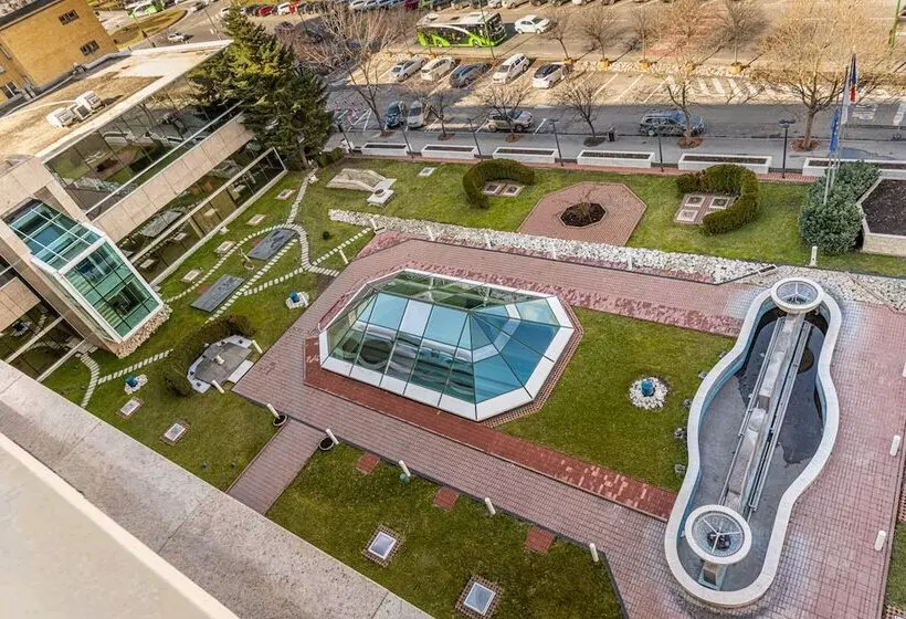 בית מלון כפרי Aro Palace