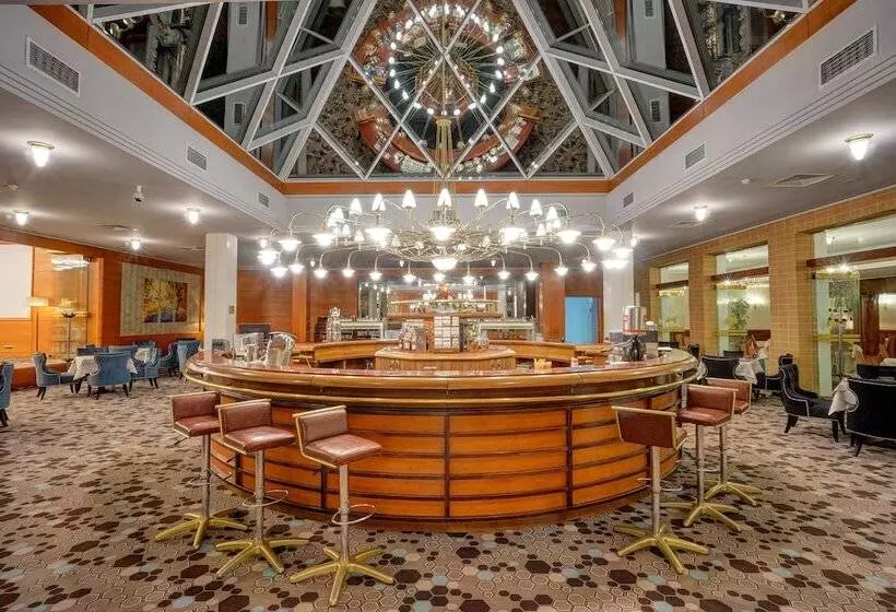 בית מלון כפרי Aro Palace