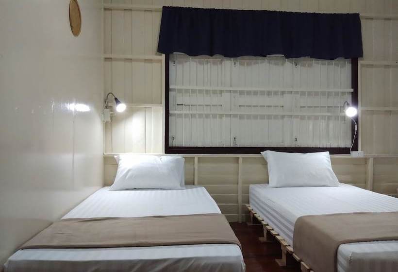 63 Hostel Lopburi