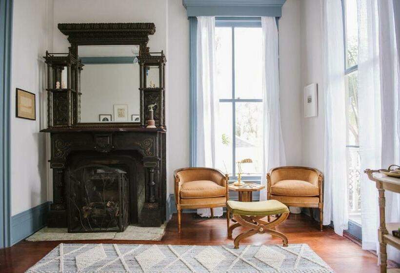 مبيت وإفطار Carr Mansion