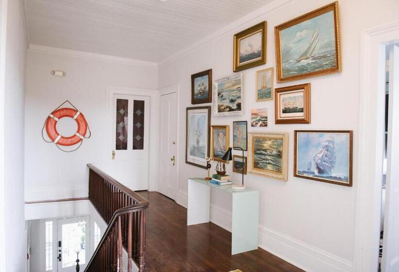 مبيت وإفطار Carr Mansion