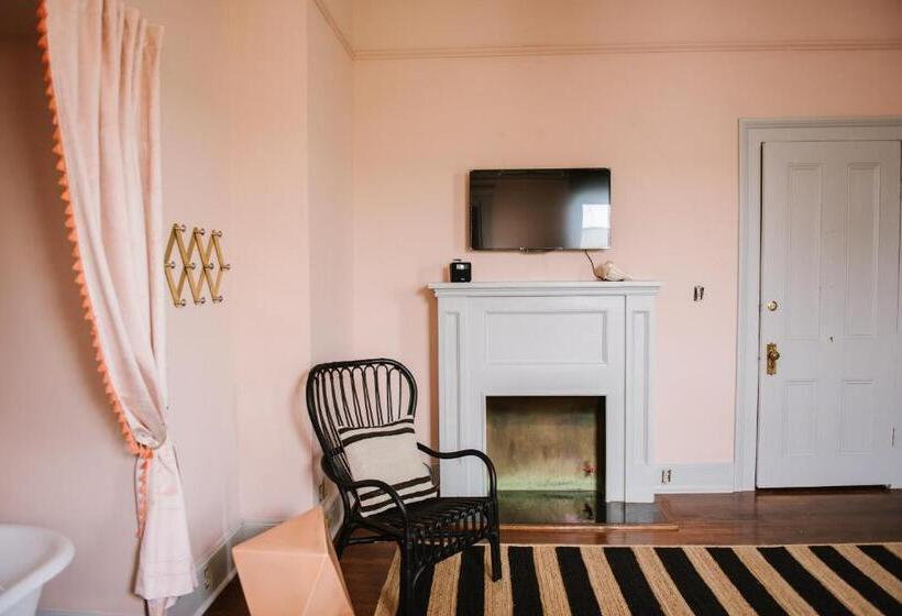 مبيت وإفطار Carr Mansion