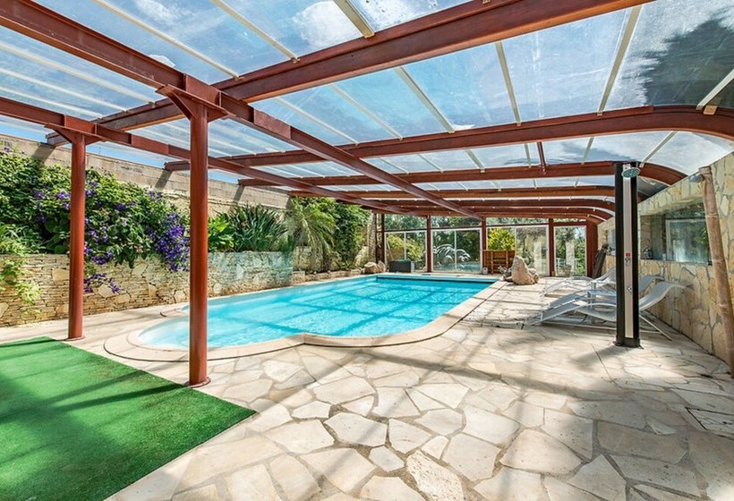 민박 Chateau Du Comte