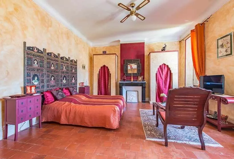 Aamiaismajoitus (B&B) Chateau Du Comte