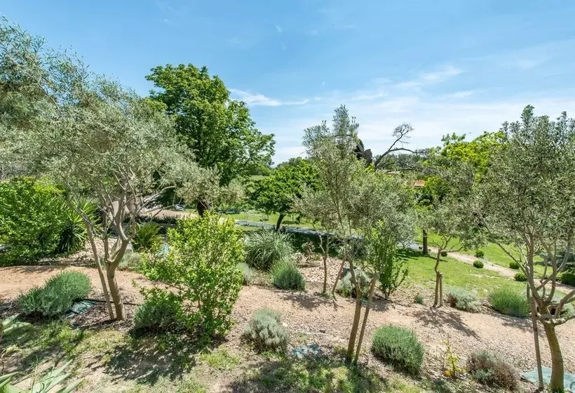 Aamiaismajoitus (B&B) Chateau Du Comte