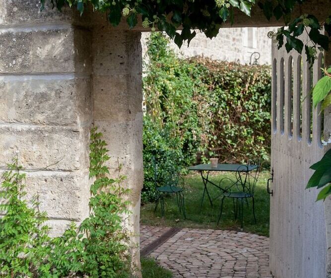 تختخواب و صبحانه Château Latour Segur Suites & Spa