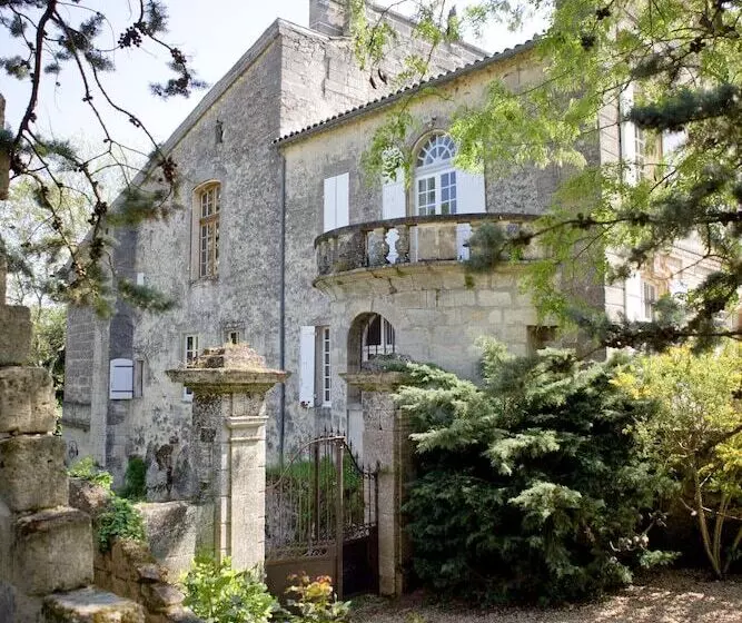 ベッドアンドブレックファースト Château Latour Segur Suites & Spa