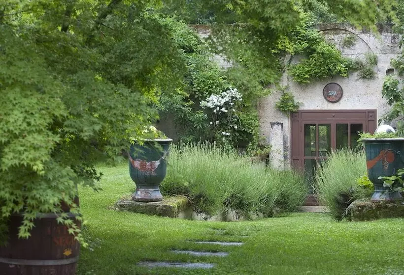 ベッドアンドブレックファースト Château Latour Segur Suites & Spa