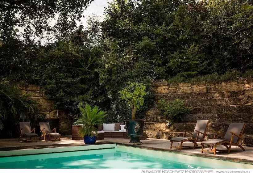 ベッドアンドブレックファースト Château Latour Segur Suites & Spa