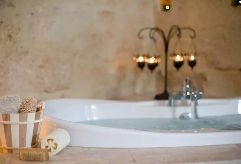 ベッドアンドブレックファースト Château Latour Segur Suites & Spa
