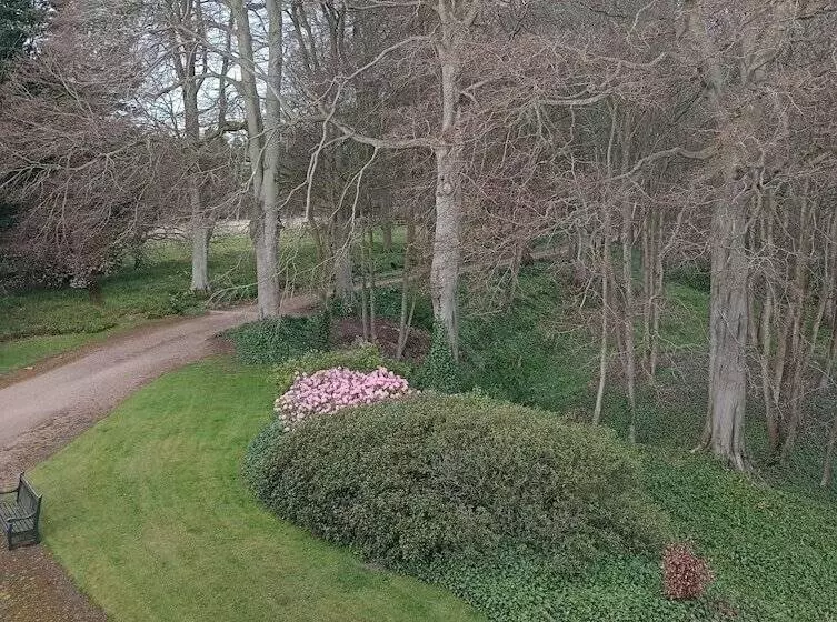 Bed and Breakfast Stravithie Castle