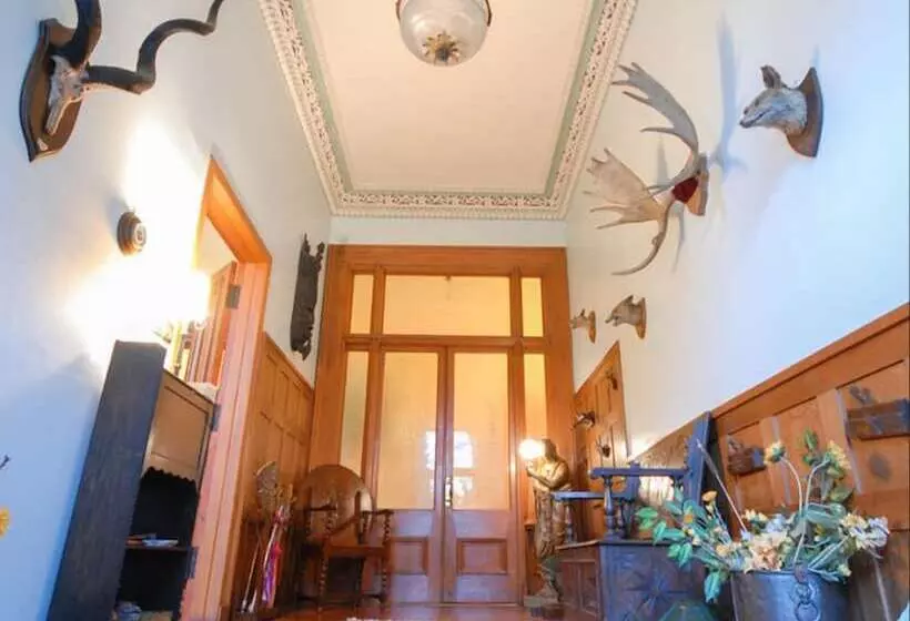 Bed and Breakfast Stravithie Castle