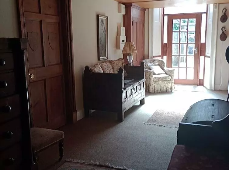 Bed and Breakfast Stravithie Castle