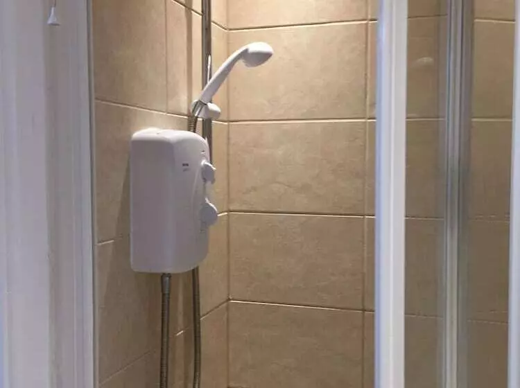 Boonkeys Surf Lodge   Hostel