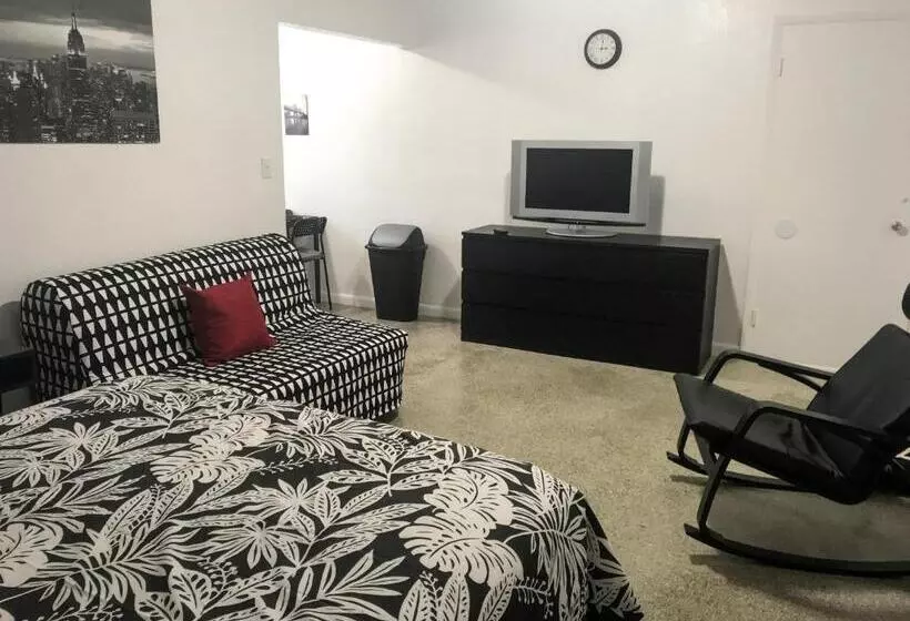 Green Seas Motel