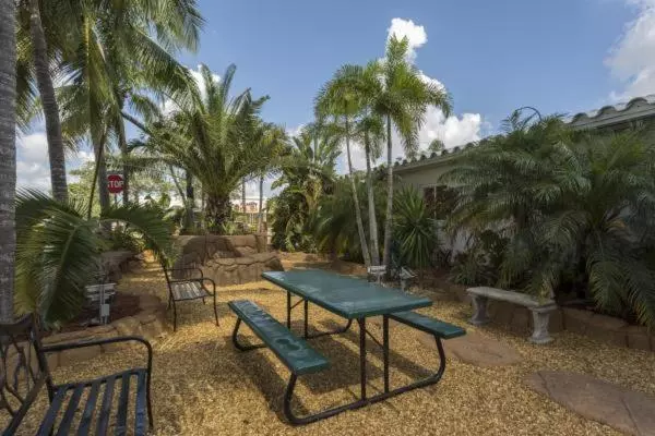 Green Seas Motel