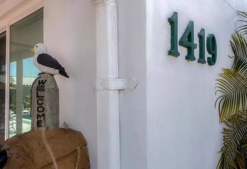 Green Seas Motel