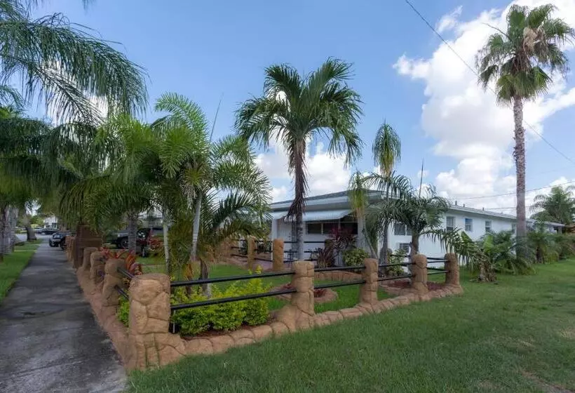 Green Seas Motel