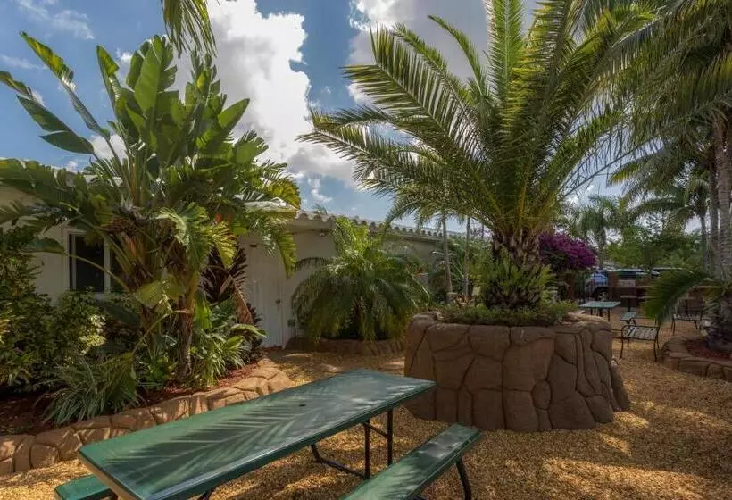 Green Seas Motel