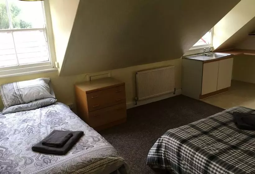 Hostelli The Rolleston Arms