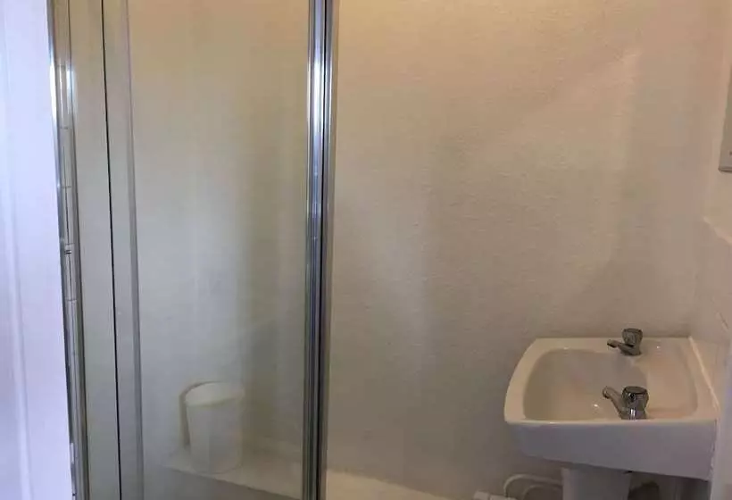 Hostelli The Rolleston Arms